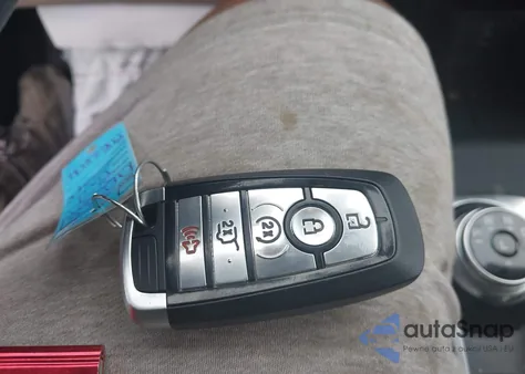 2021 Ford Escape Titanium Hybrid z USA, uszkodzony, nr VIN 1FMCU0DZ0MUA08328